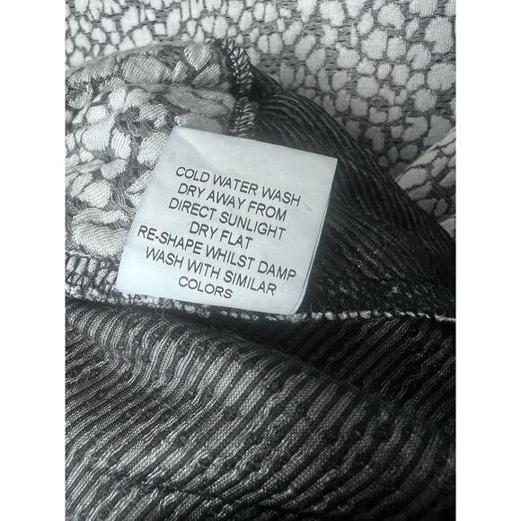 For HER nyc Shirt Bell Sleeve Flowy Long Gray White Top Pockets Size Small - Picture 5 of 9